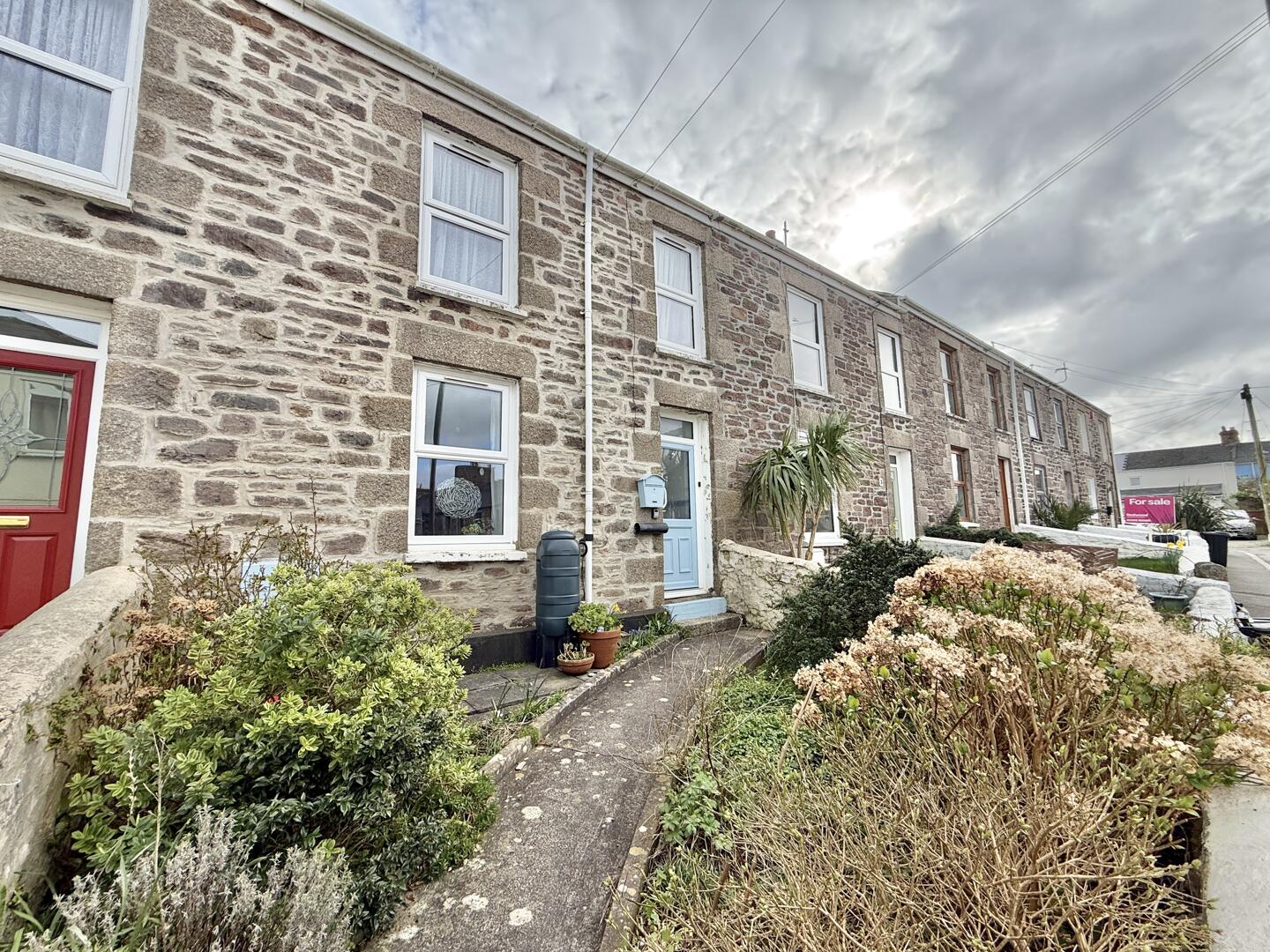 3 bed property in Gladstone Terrace, Redruth